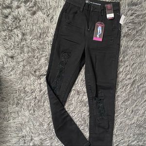 NWT Black ripped jeans